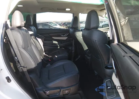 2021 Subaru Ascent Touring z USA, uszkodzony, nr VIN 4S4WMARD6M3447541